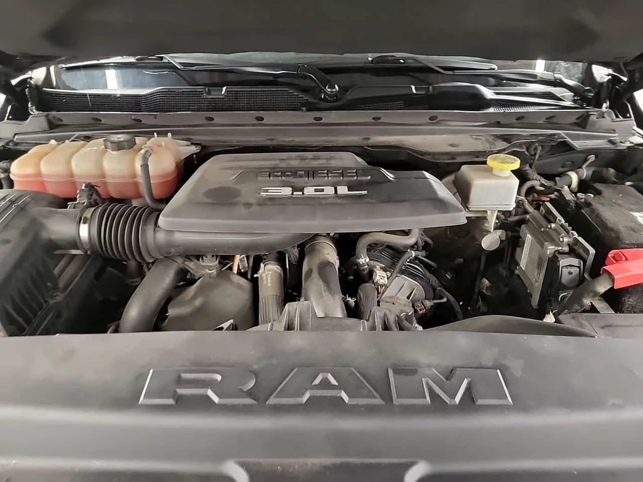 Dodge RAM 1500 REBEL| PANO| ПОДГРЕВИ| 2 КЛЮЧА| , снимка 15 - Автомобили и джипове - 55322053