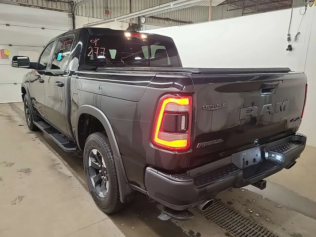Dodge RAM 1500 REBEL| PANO| ПОДГРЕВИ| 2 КЛЮЧА| , снимка 4 - Автомобили и джипове - 55322053