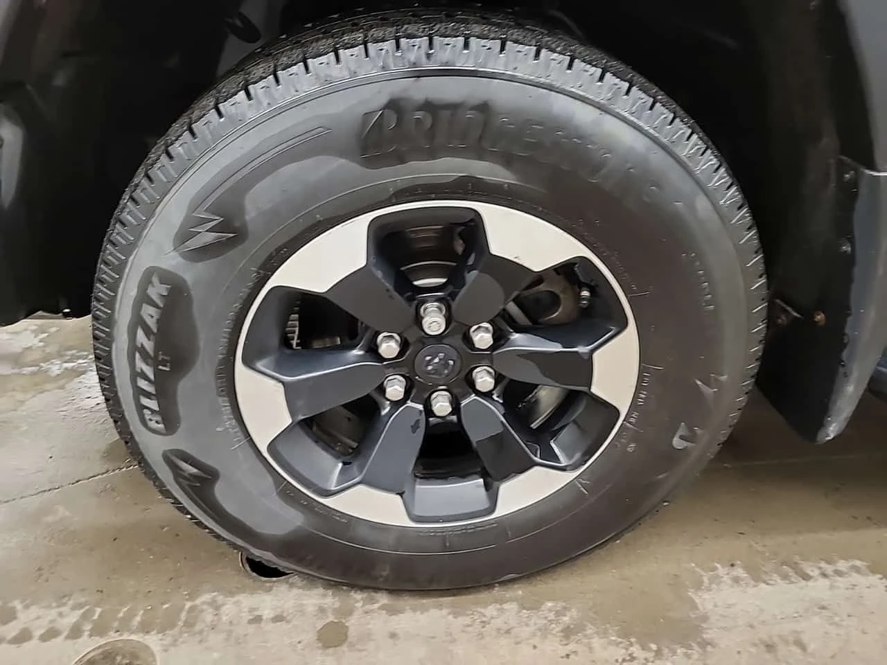 Dodge RAM 1500 REBEL| PANO| ПОДГРЕВИ| 2 КЛЮЧА| , снимка 5 - Автомобили и джипове - 55322053