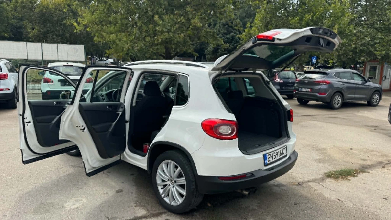 VW Tiguan, снимка 3 - Автомобили и джипове - 55832699
