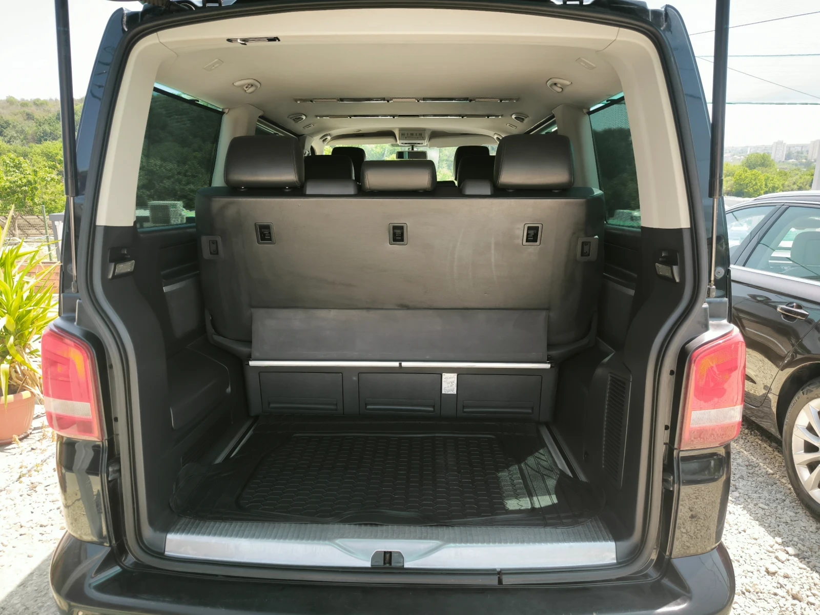 VW Multivan 2.0 TDI  7места EXZEKUTIV LUXURY  SWISS - изображение 6