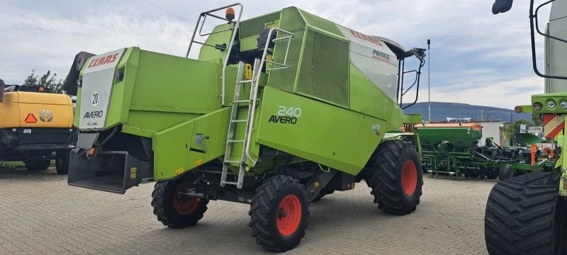 Комбайн Claas Avero 240, снимка 4 - Селскостопанска техника - 46856046