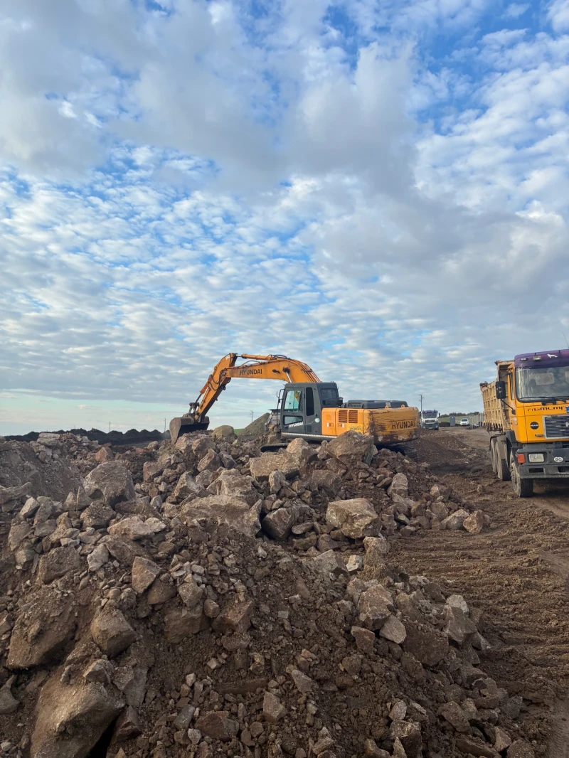 Багер Hyundai Lc210-7a, снимка 3 - Индустриална техника - 52874138