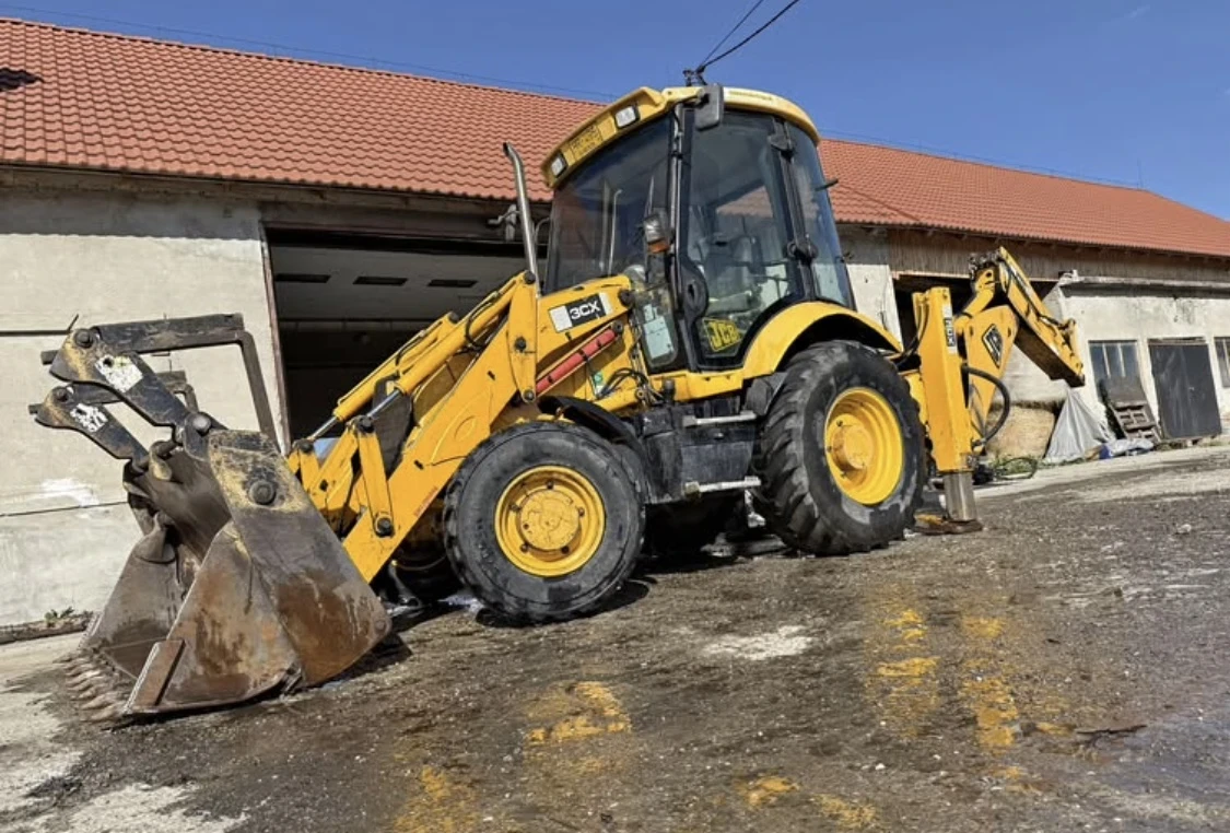 Багер JCB 3CX