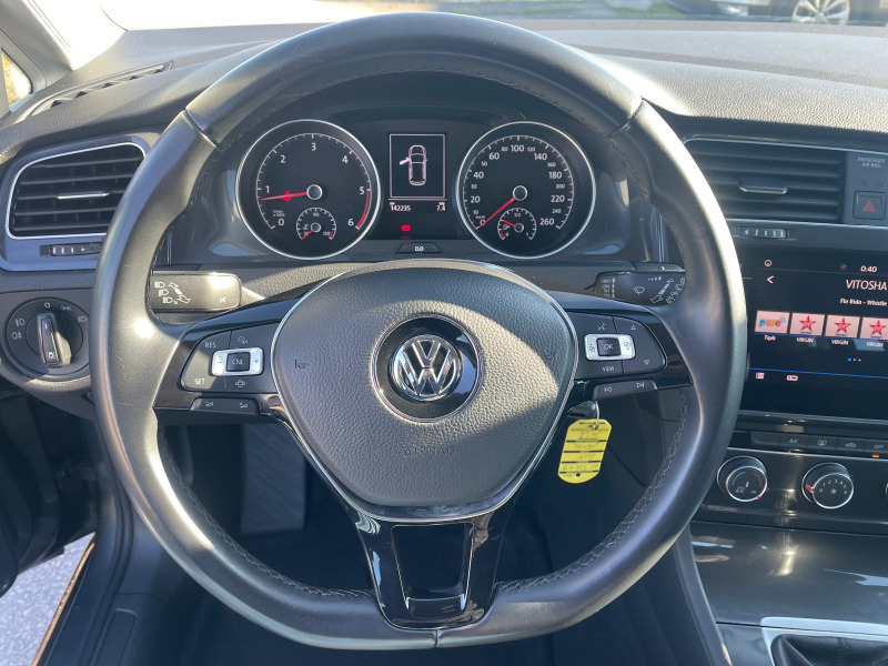 VW Golf 1.6 TDi , снимка 8 - Автомобили и джипове - 43503505