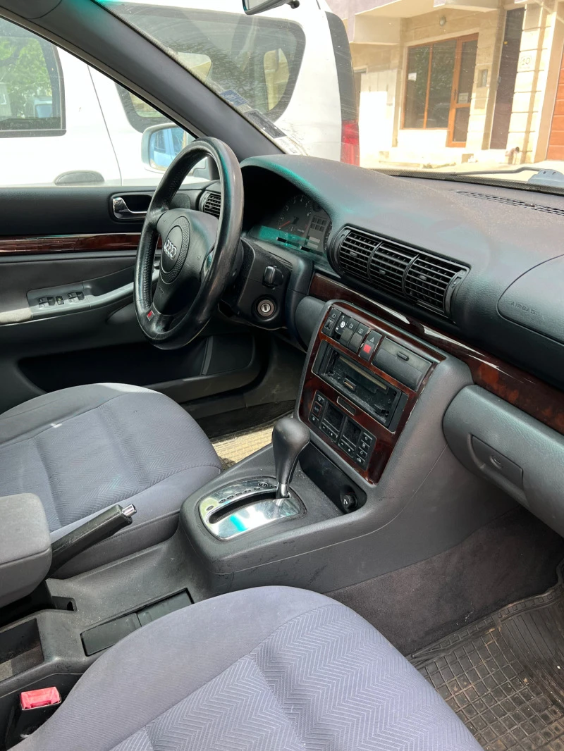 Audi A4 1.8 benzin, снимка 4 - Автомобили и джипове - 47466914