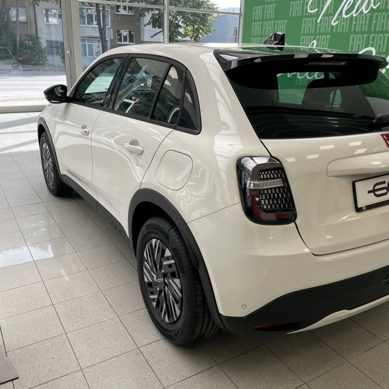 Fiat 600 RED BEV 54 kWh 115 kW 156 hp 400 km , снимка 7 - Автомобили и джипове - 47517477