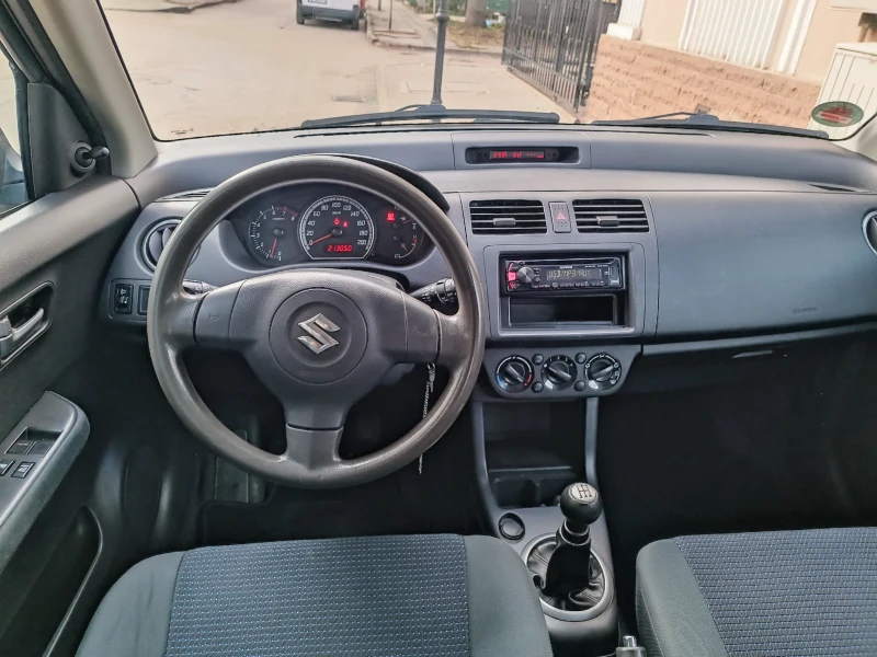 Suzuki Swift 1.4i, снимка 9 - Автомобили и джипове - 48919120