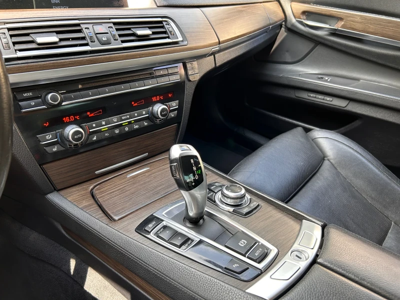BMW 730 D Distronic, SoftClose, Night Vision, ShadowLine, снимка 8 - Автомобили и джипове - 52532019