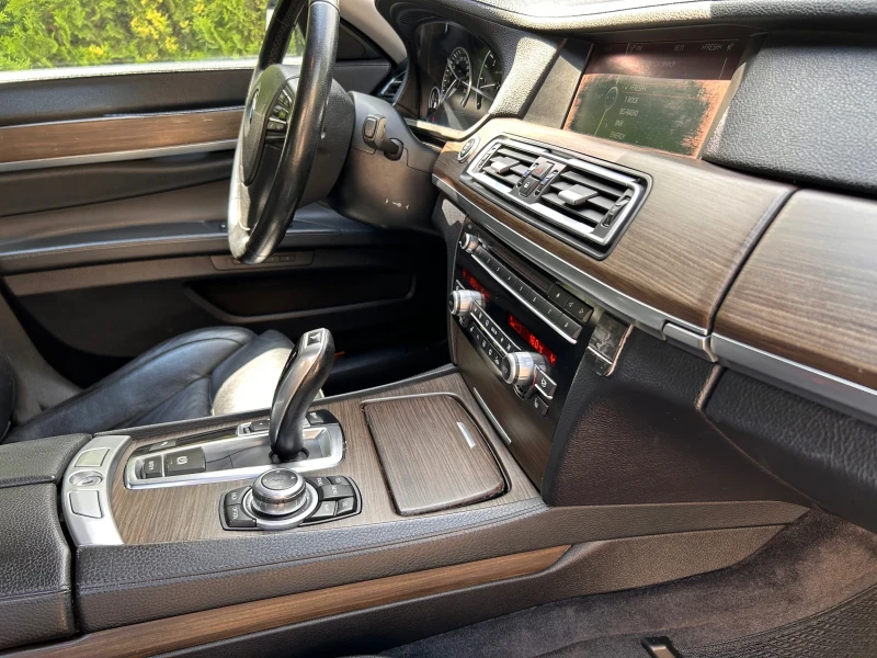 BMW 730 D Distronic, SoftClose, Night Vision, ShadowLine, снимка 10 - Автомобили и джипове - 52532019