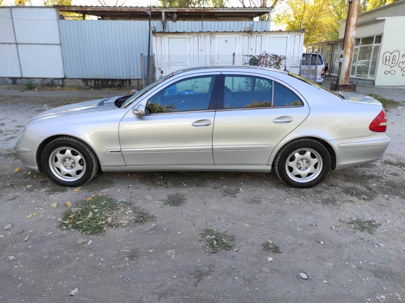 Mercedes-Benz E 200 2.0 ГАЗ, АВТОМАТ , снимка 4 - Автомобили и джипове - 51370939