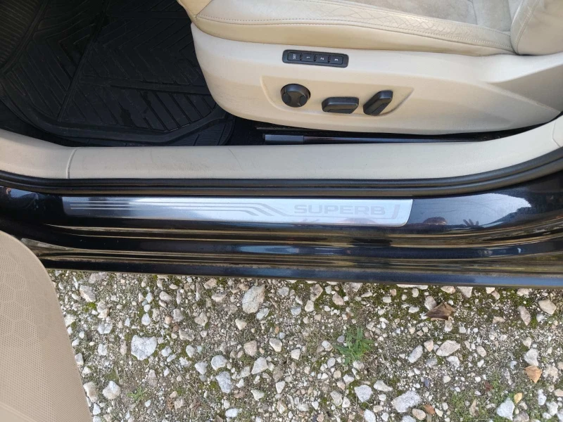 Skoda Superb 2.0 TSI 4x4 DSG 6, снимка 13 - Автомобили и джипове - 52682686