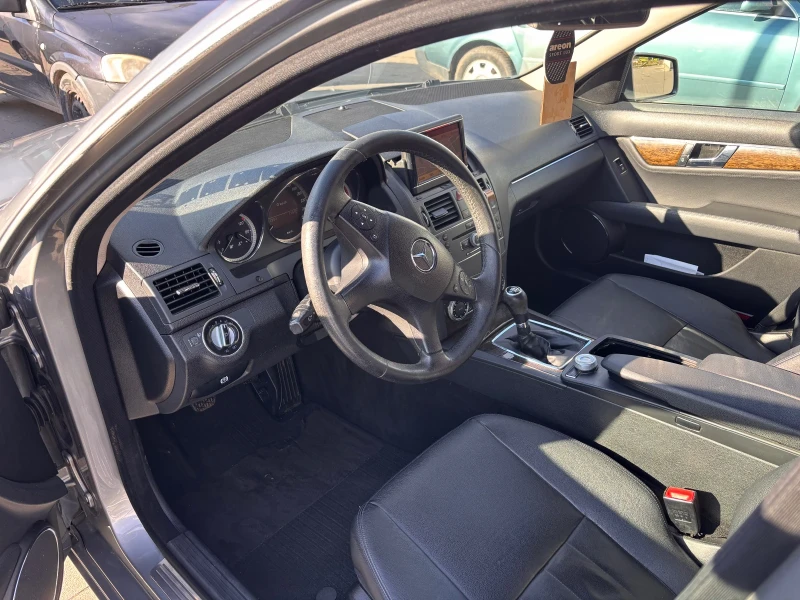 Mercedes-Benz C 220, снимка 7 - Автомобили и джипове - 52412394