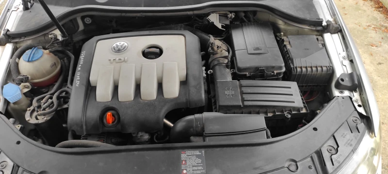 VW Passat 2.0 TDI, снимка 13 - Автомобили и джипове - 52777194