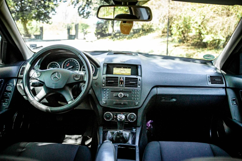 Mercedes-Benz C 220, снимка 7 - Автомобили и джипове - 52894950