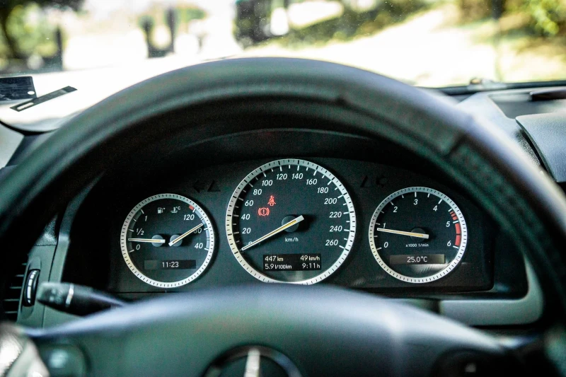 Mercedes-Benz C 220, снимка 6 - Автомобили и джипове - 52894950