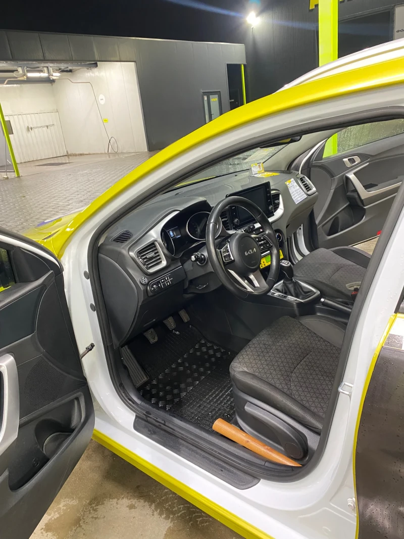 Kia Ceed 1.5T  Газ , снимка 6 - Автомобили и джипове - 53204769