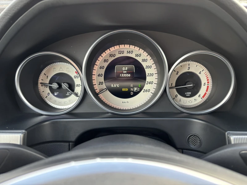 Mercedes-Benz E 220 Facelift/9G-TRONIC, снимка 11 - Автомобили и джипове - 53596906