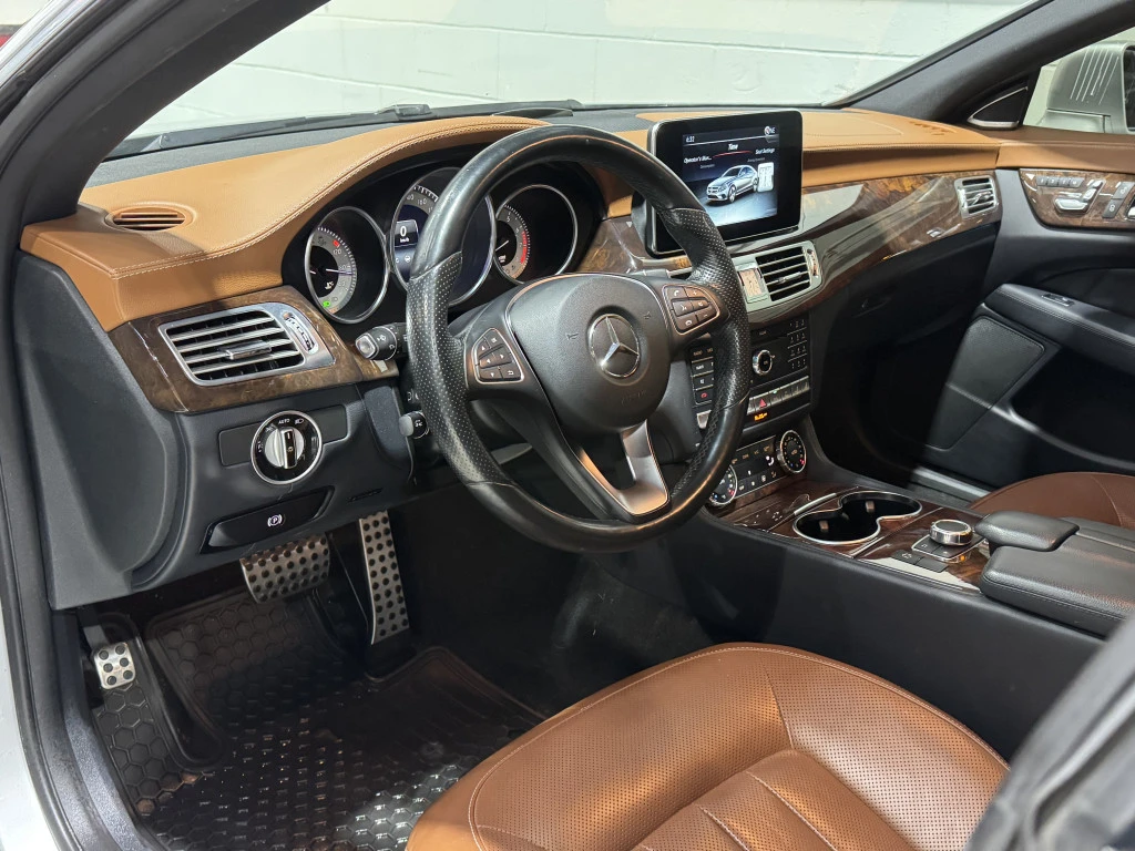 Mercedes-Benz CLS 400 4Matic / ПОДГРЕВ ОБДУХВАНЕ МАСАЖ / 360 - изображение 6