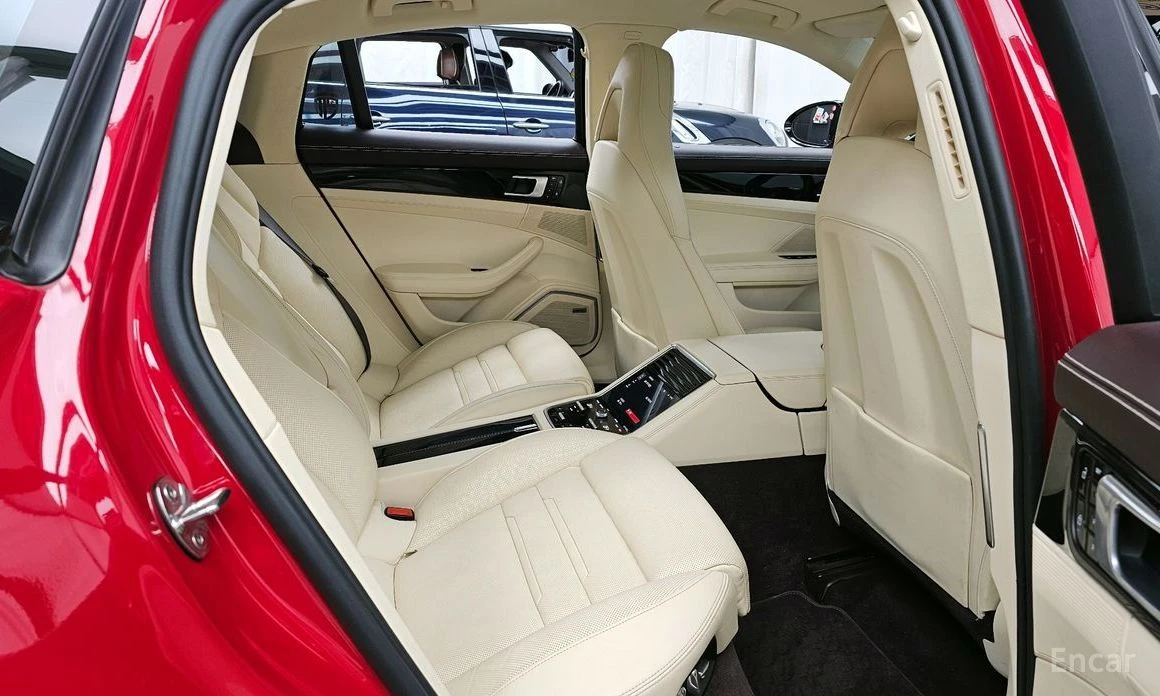 Porsche Panamera, снимка 12 - Автомобили и джипове - 53904127