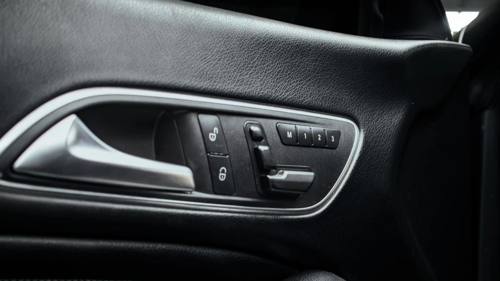 Mercedes-Benz C 250 Mercedes-Benz CLA 250 MATTE BLACK* SPORT EXHAUST* , снимка 17 - Автомобили и джипове - 53945730