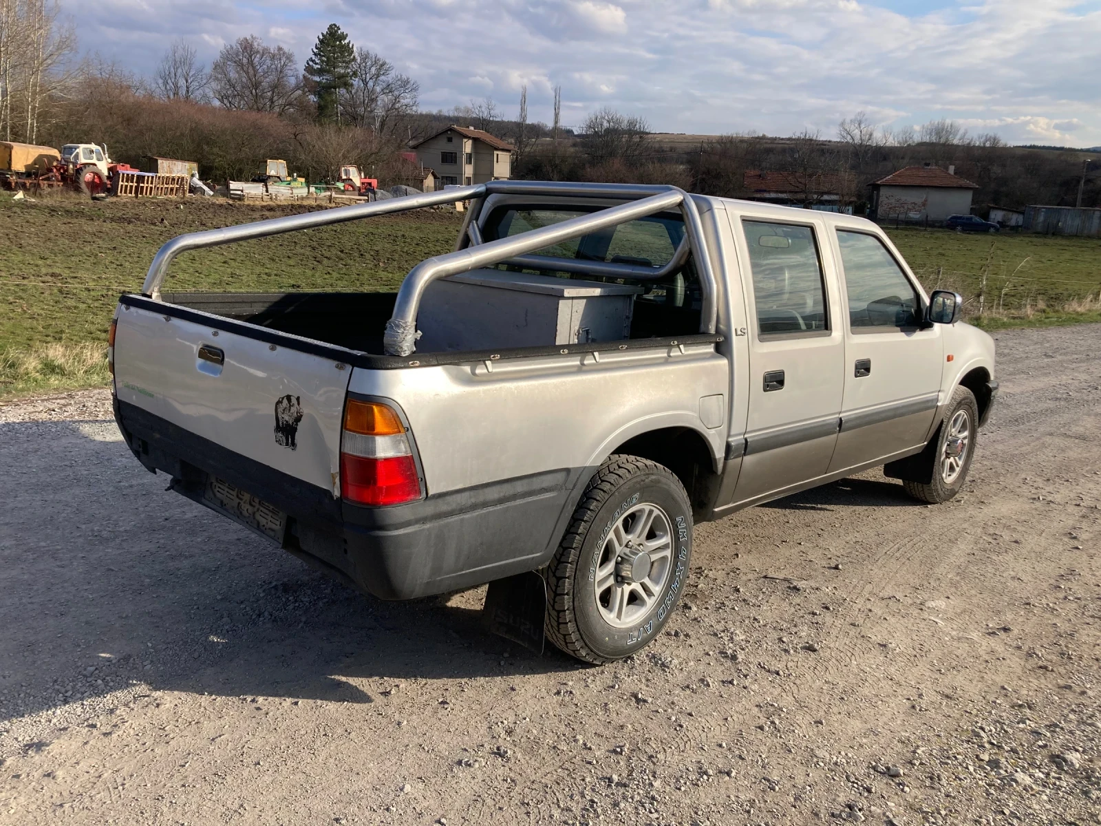 Isuzu Pickup 3100 TD 109 ks Klimatik BEZ RAjDA, снимка 6 - Автомобили и джипове - 53977570