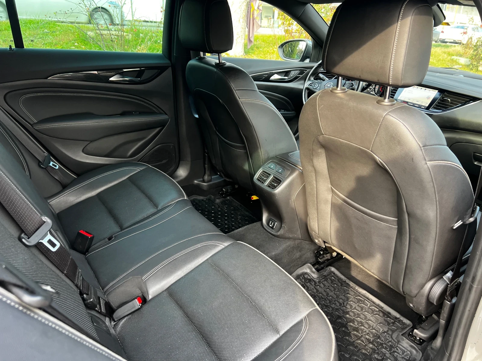 Opel Insignia Sport Touer 4x4, снимка 10 - Автомобили и джипове - 54074780