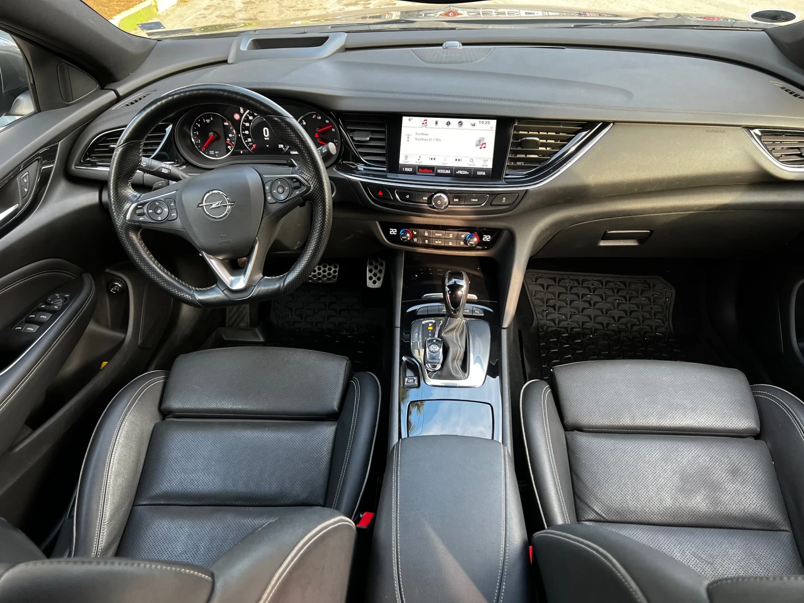 Opel Insignia Sport Touer 4x4, снимка 9 - Автомобили и джипове - 54074780