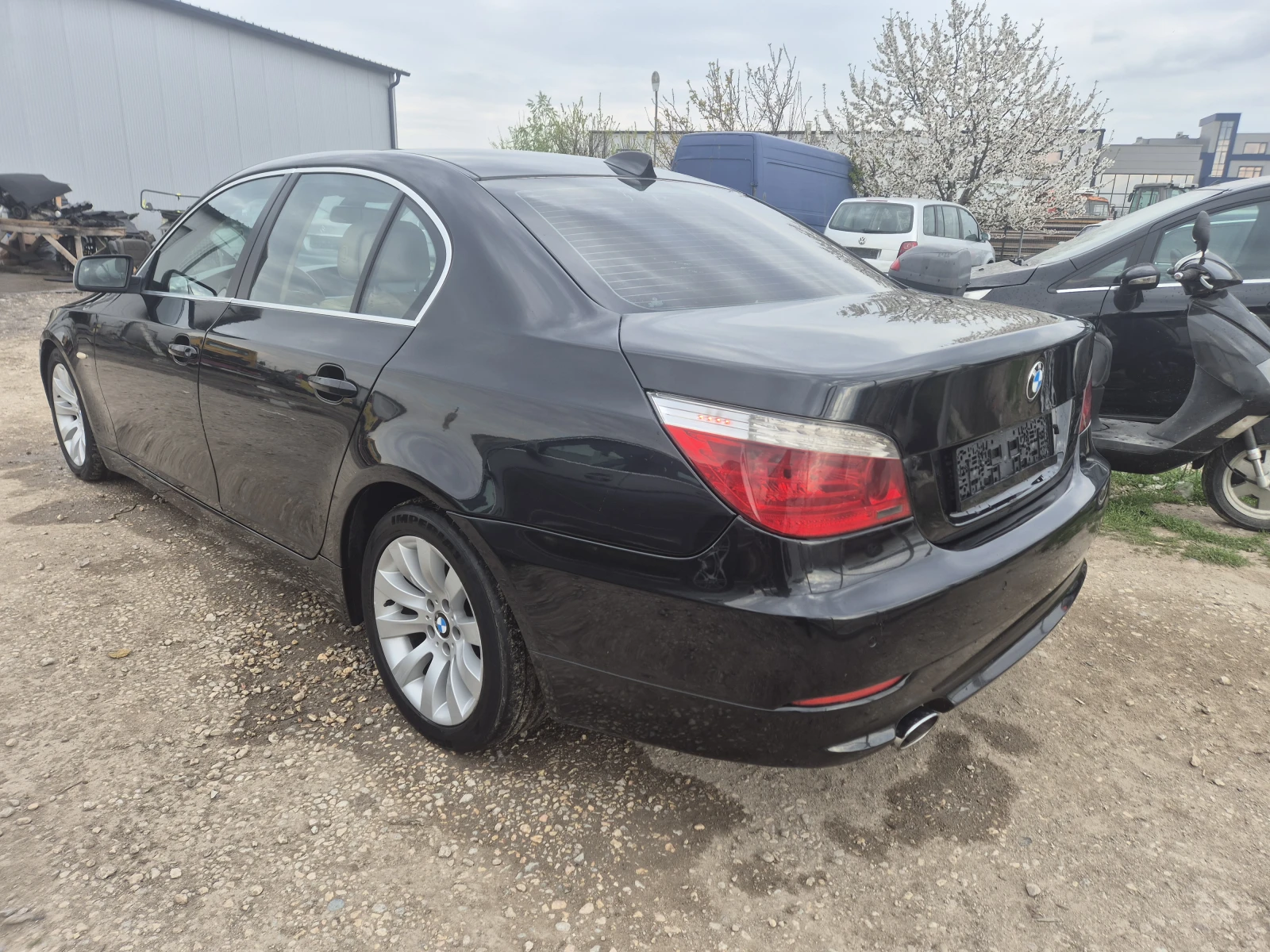 BMW 520, снимка 7 - Автомобили и джипове - 54168579