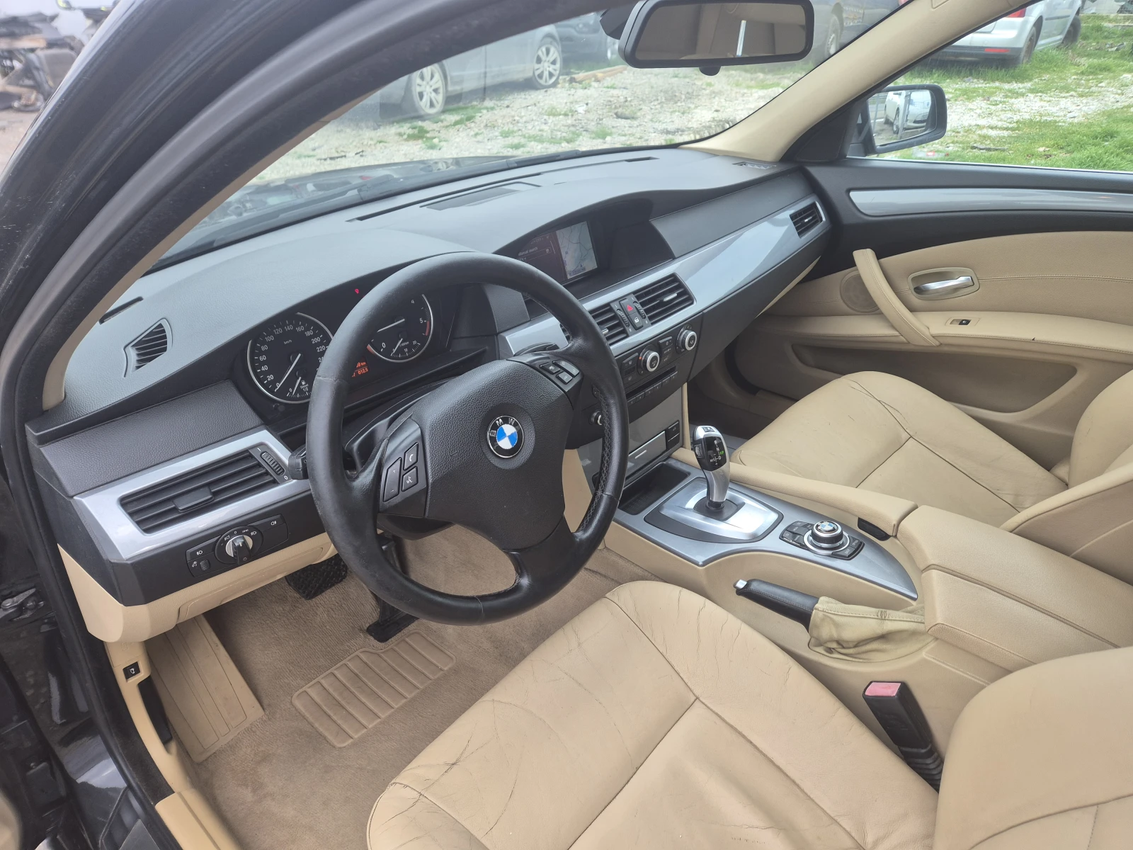 BMW 520, снимка 11 - Автомобили и джипове - 54168579