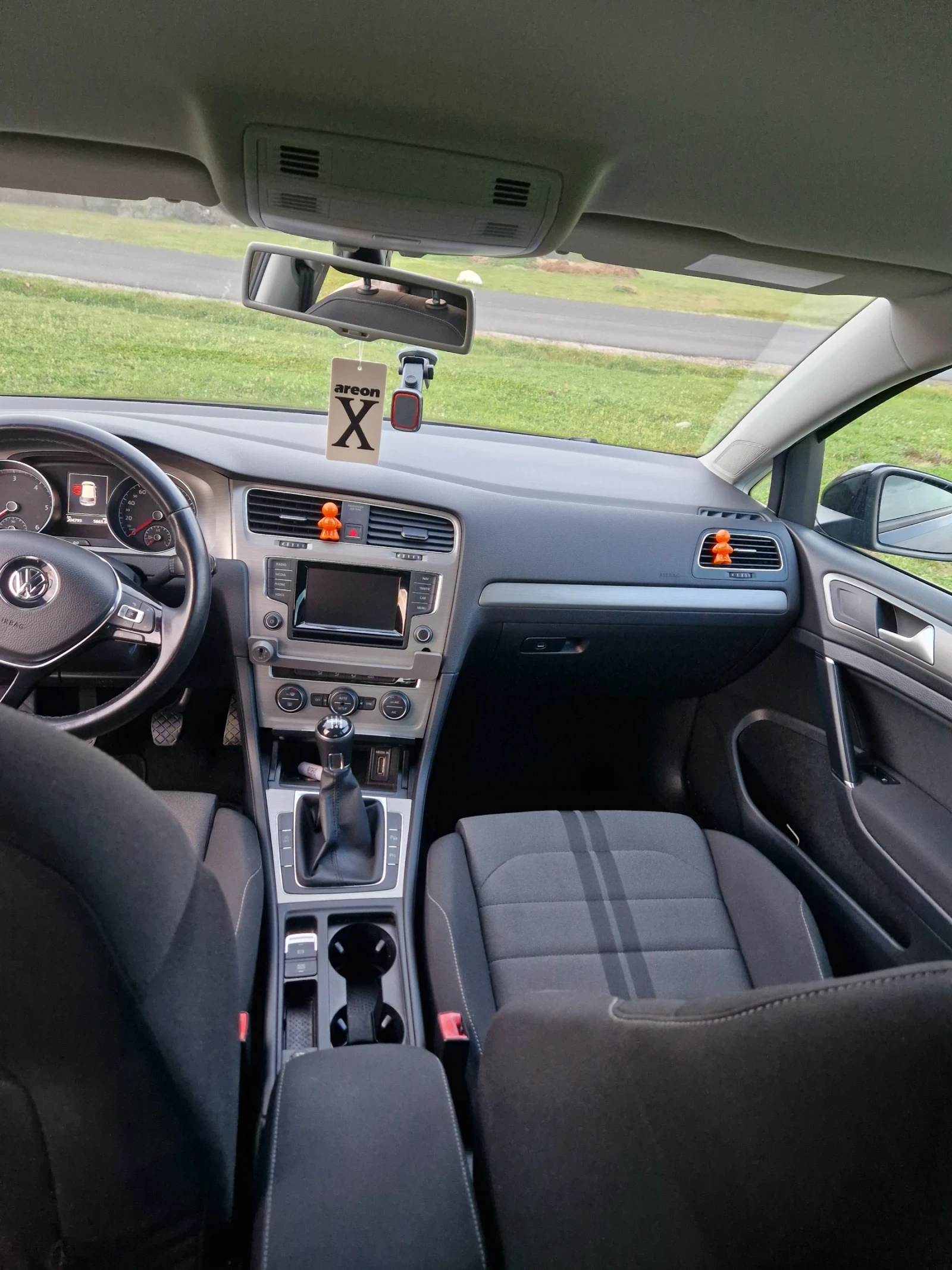 VW Golf BlueTDI, снимка 5 - Автомобили и джипове - 54236868