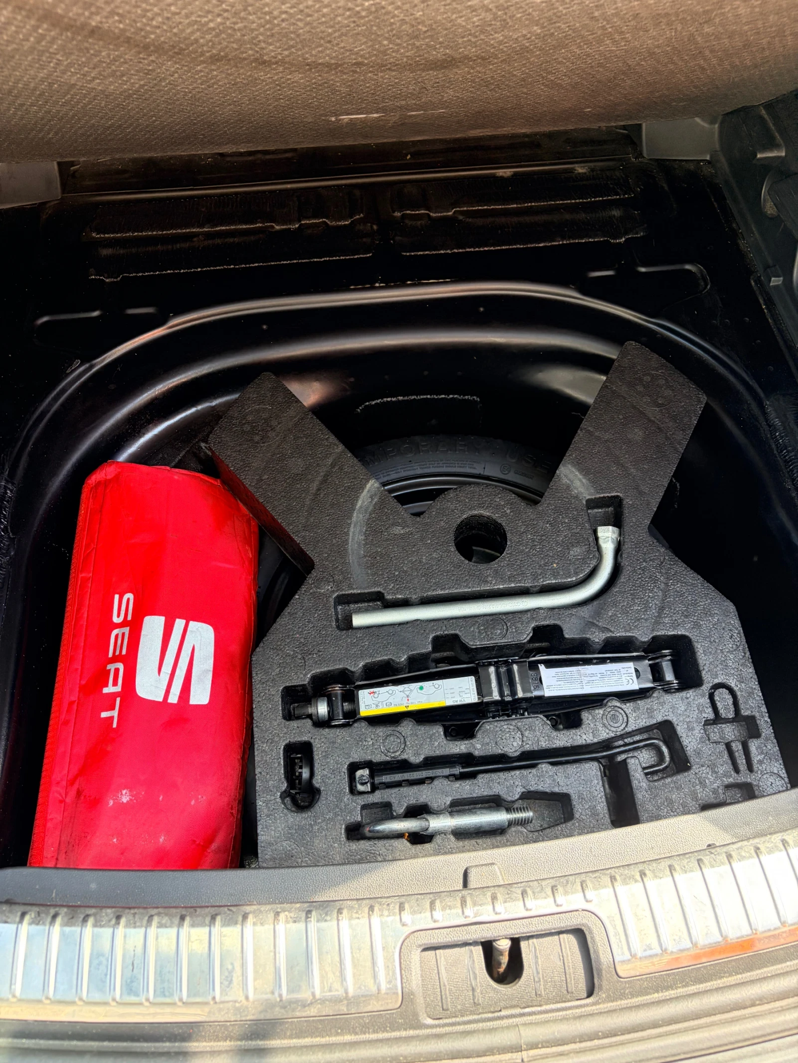 Seat Leon, снимка 12 - Автомобили и джипове - 54333546