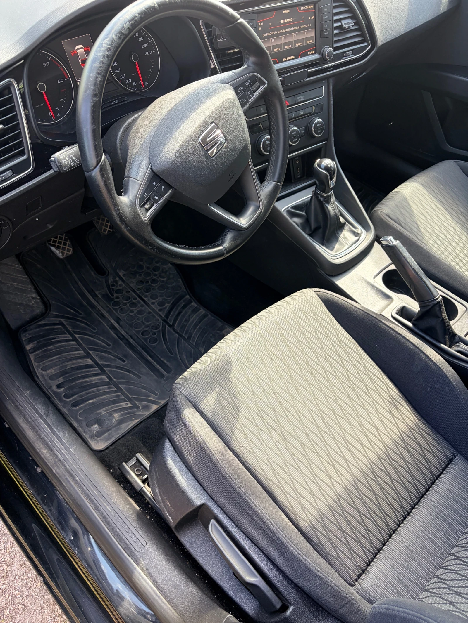 Seat Leon, снимка 9 - Автомобили и джипове - 54333546