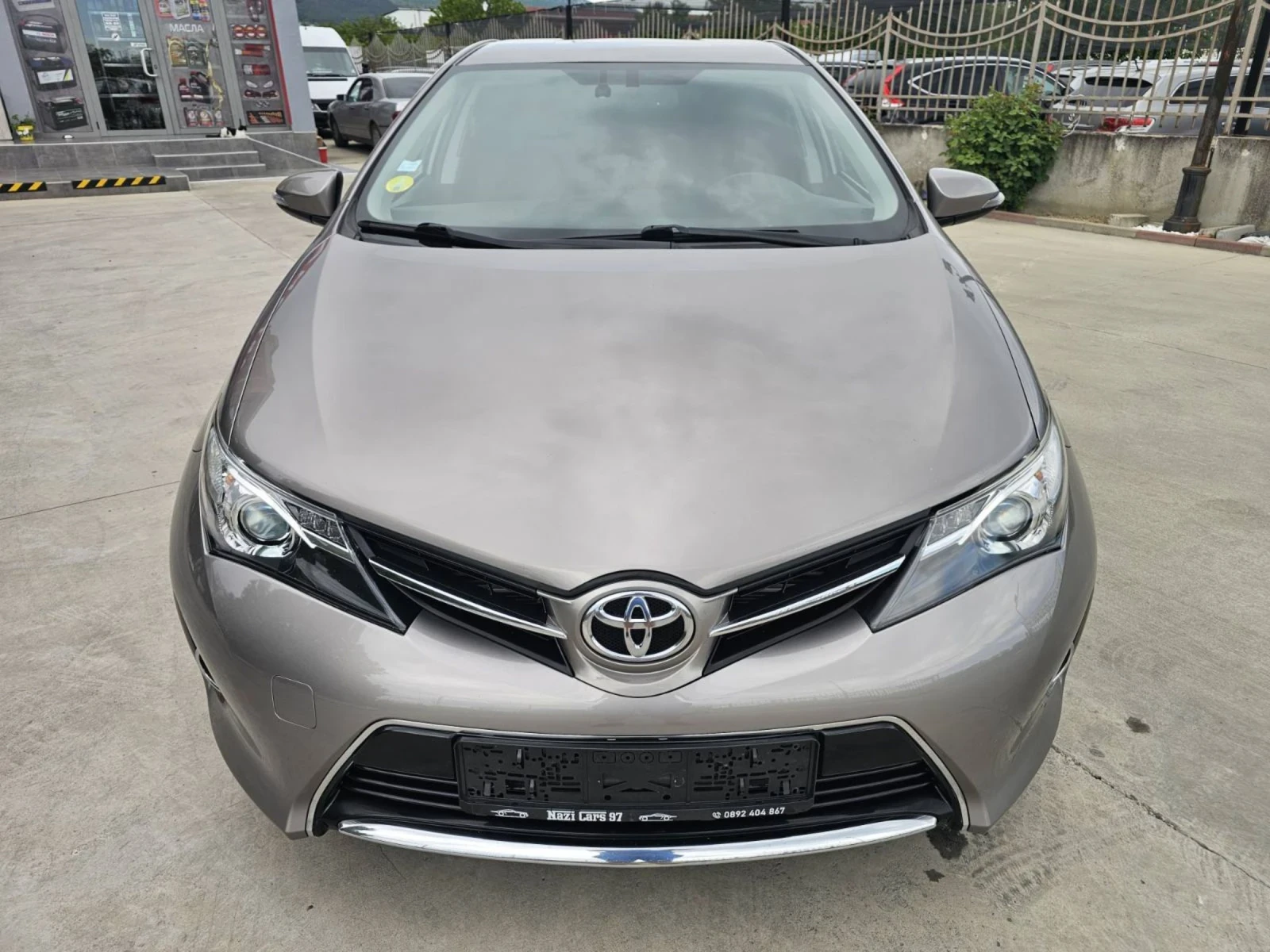 Toyota Auris 2.0 D-4D/ 124 к.с./ УНИКАЛНА, снимка 2 - Автомобили и джипове - 54567006