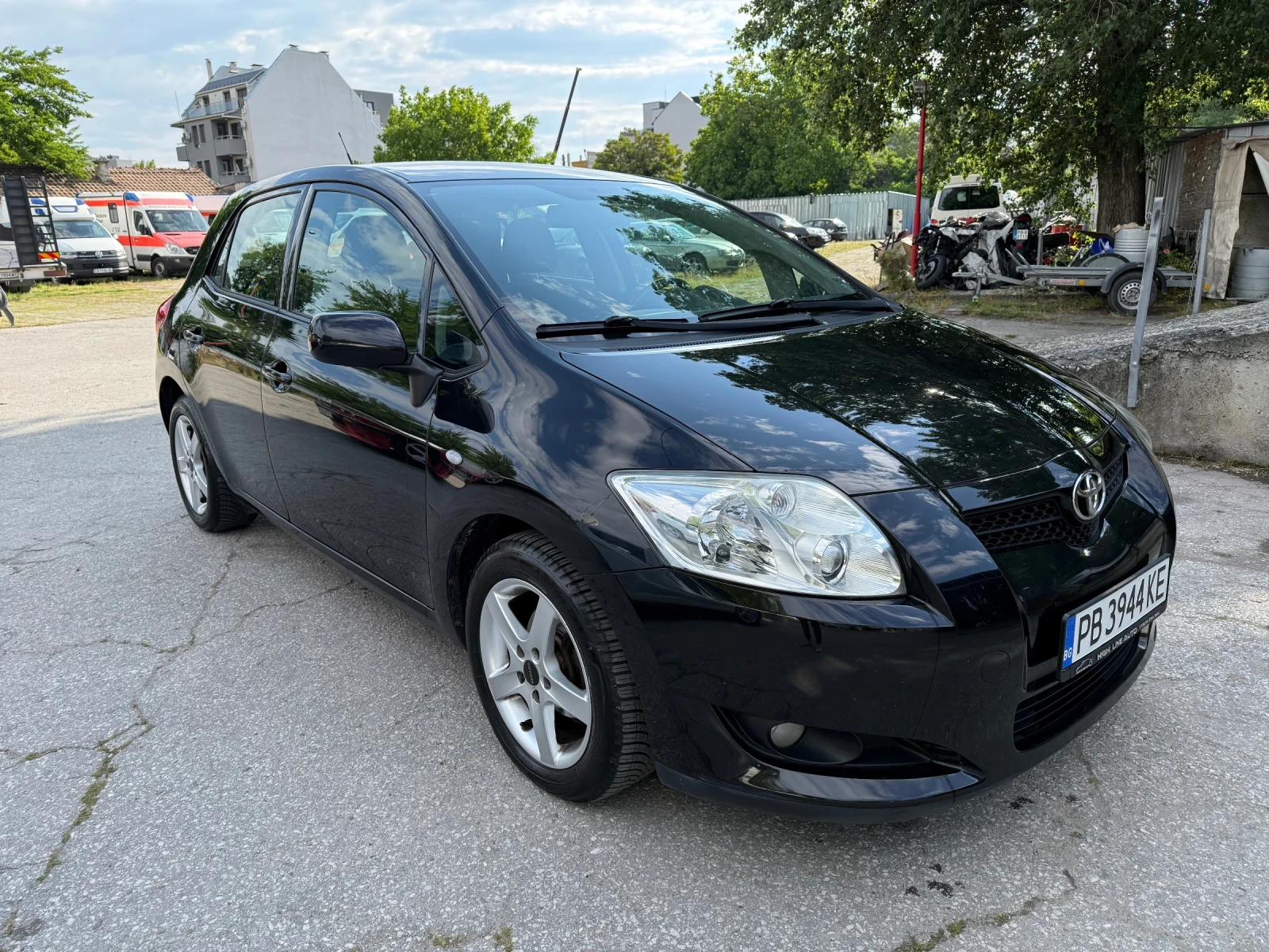 Toyota Auris 1.6 LPG, снимка 2 - Автомобили и джипове - 54625383