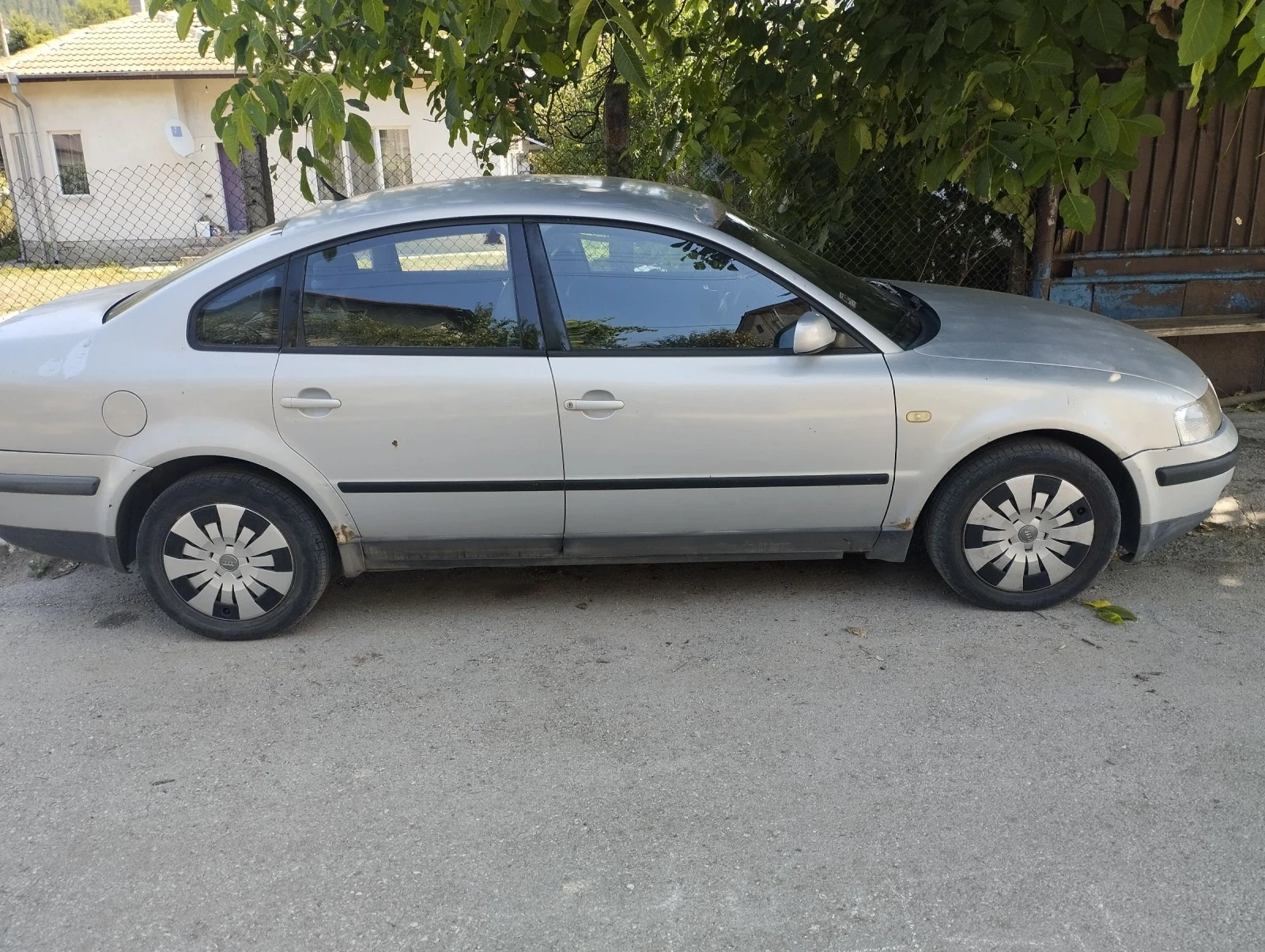 VW Passat, снимка 4 - Автомобили и джипове - 55593640