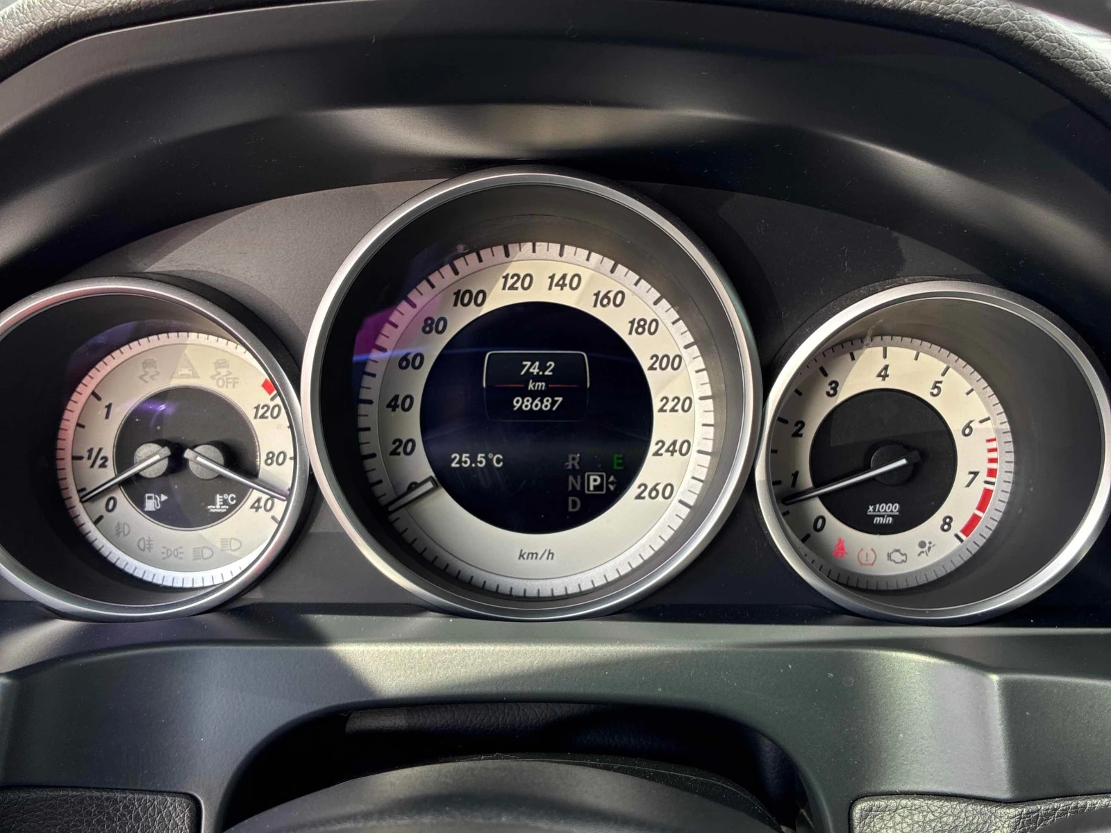 Mercedes-Benz E 400 * АВТОКРЕДИТ БЕЗ ПЪРВОНАЧАЛНА ВНОСКА* , снимка 8 - Автомобили и джипове - 55851243