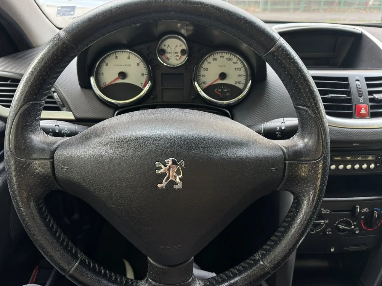 Peugeot 207, снимка 6 - Автомобили и джипове - 56073212