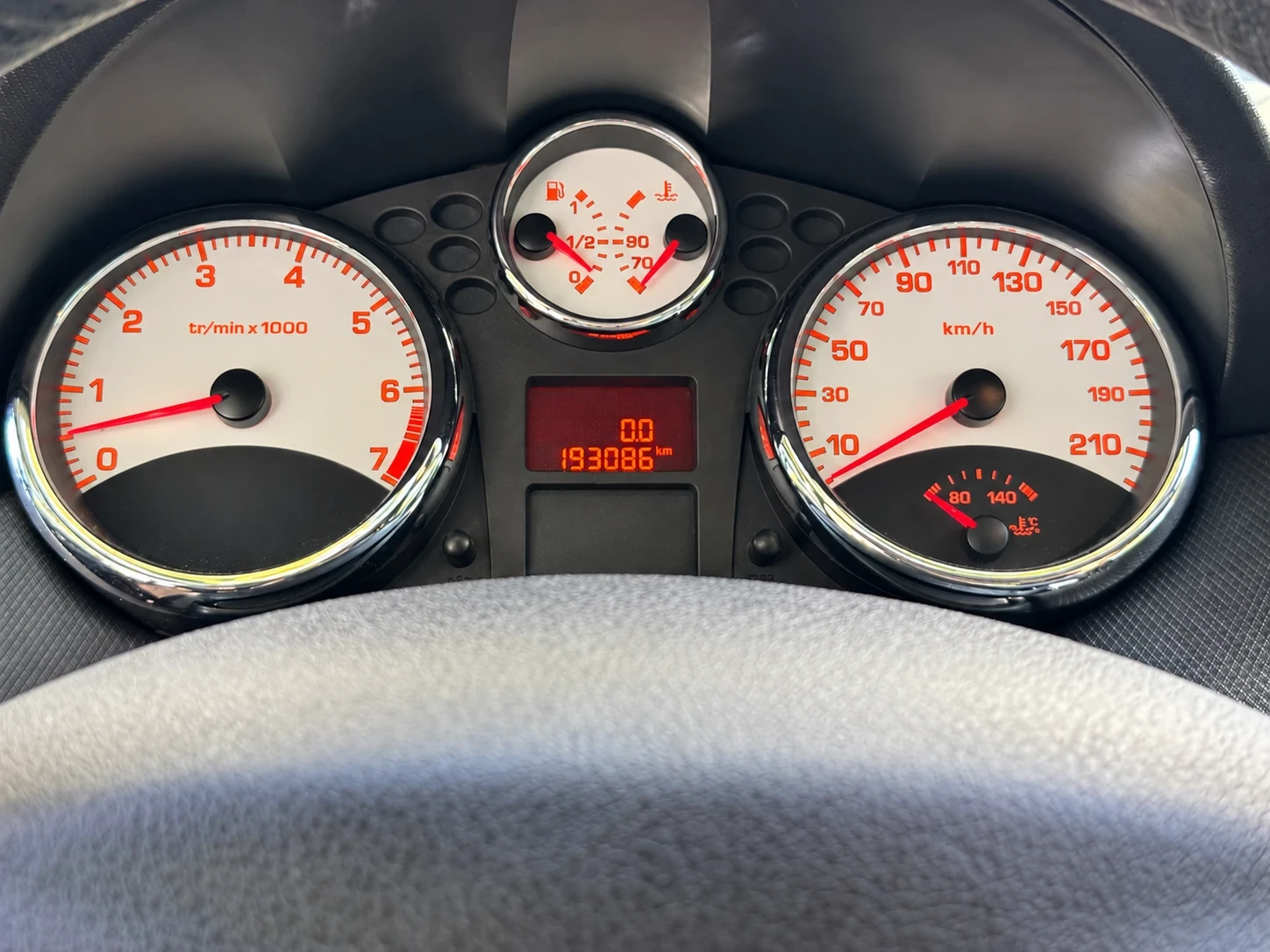Peugeot 207, снимка 2 - Автомобили и джипове - 56073212