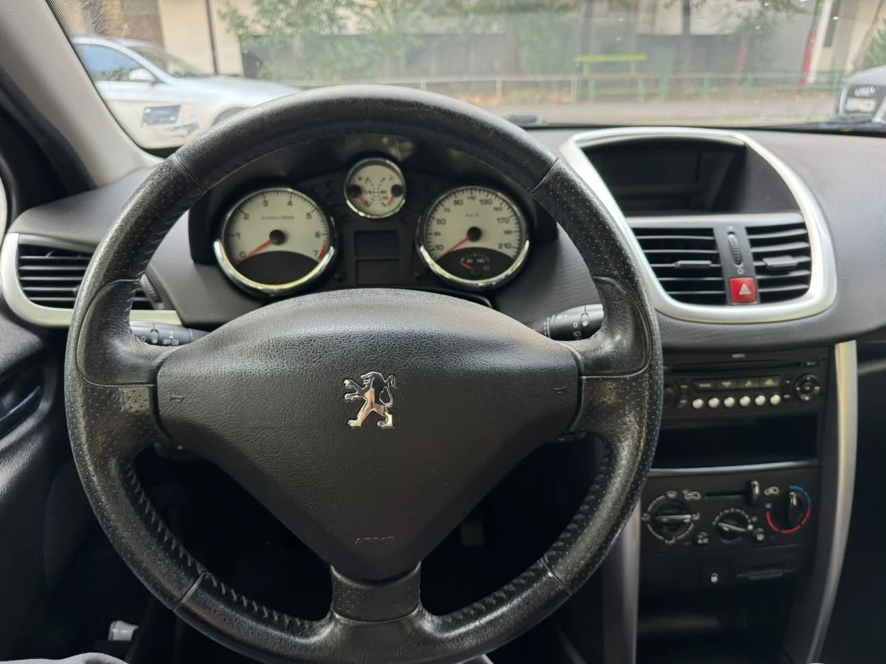 Peugeot 207, снимка 5 - Автомобили и джипове - 56073212