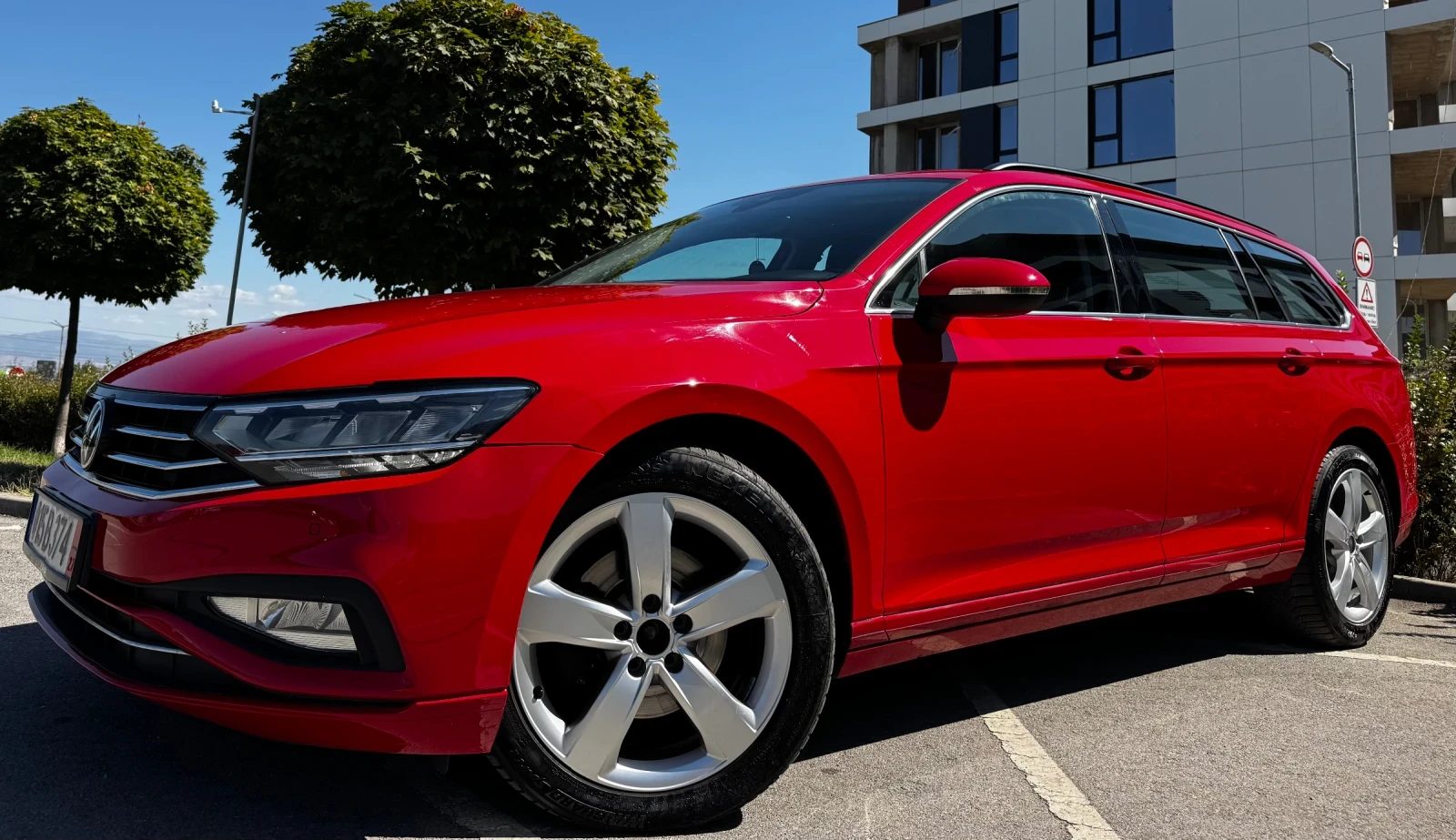 VW Passat 2.0TDI* Full Led* Масаж, снимка 7 - Автомобили и джипове - 56116242