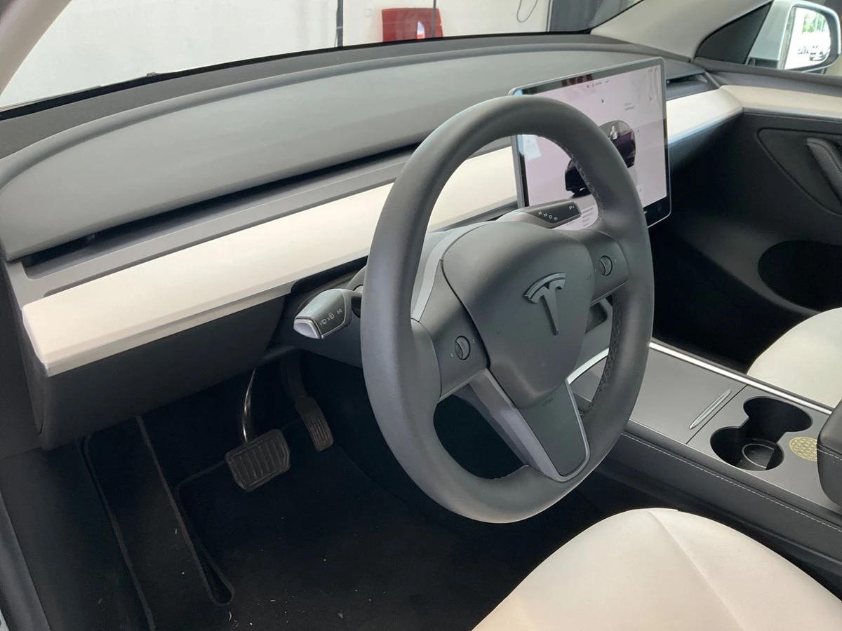 Tesla Model Y Dual Motor Long Range Австрия, снимка 13 - Автомобили и джипове - 56124666