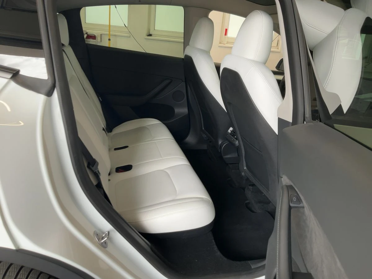 Tesla Model Y Dual Motor Long Range Австрия, снимка 12 - Автомобили и джипове - 56124666