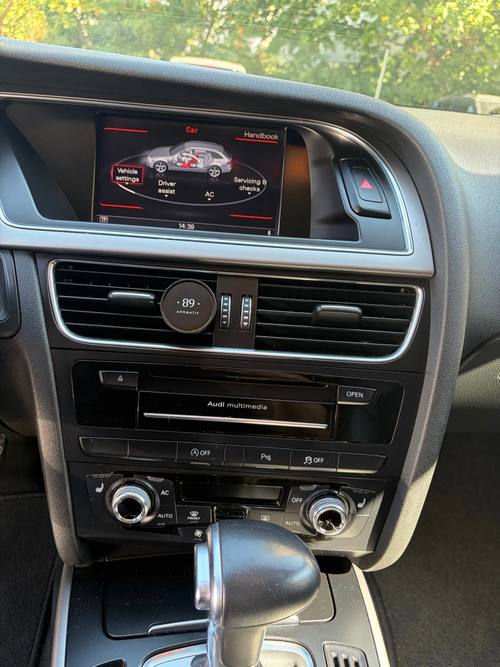 Audi A4 B 8.5, снимка 12 - Автомобили и джипове - 56244731