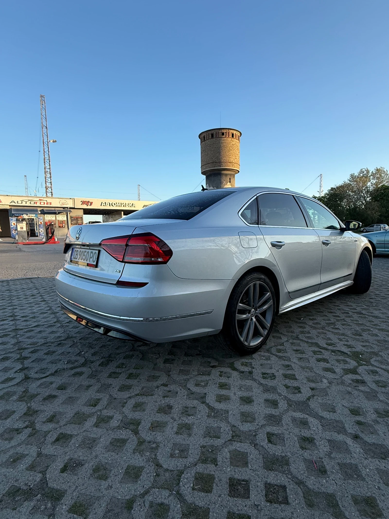 VW Passat R-Line, снимка 4 - Автомобили и джипове - 56723488