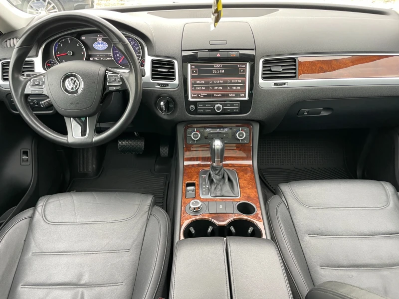 VW Touareg 3.0 TDI, снимка 12 - Автомобили и джипове - 46976564