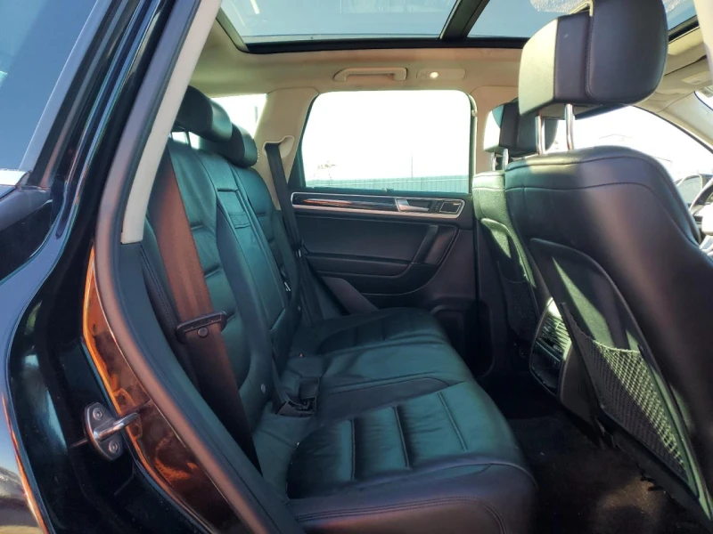 VW Touareg 3.6 V6 Sport, снимка 9 - Автомобили и джипове - 52806465