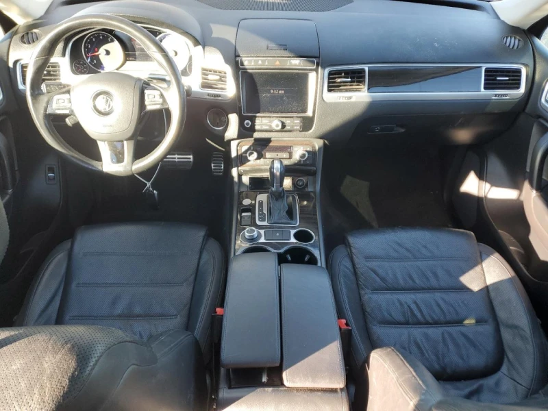 VW Touareg 3.6 V6 Sport, снимка 12 - Автомобили и джипове - 52806465