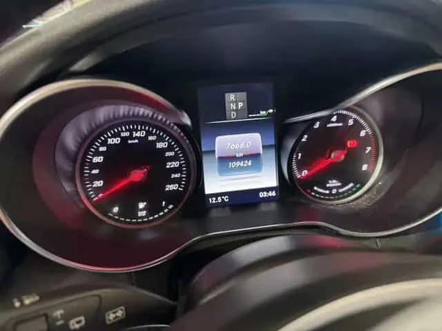 Mercedes-Benz GLC 300 E * ПОГРЕВИ * ПАНО * KEYLESS * CARFAX, снимка 14 - Автомобили и джипове - 54416466