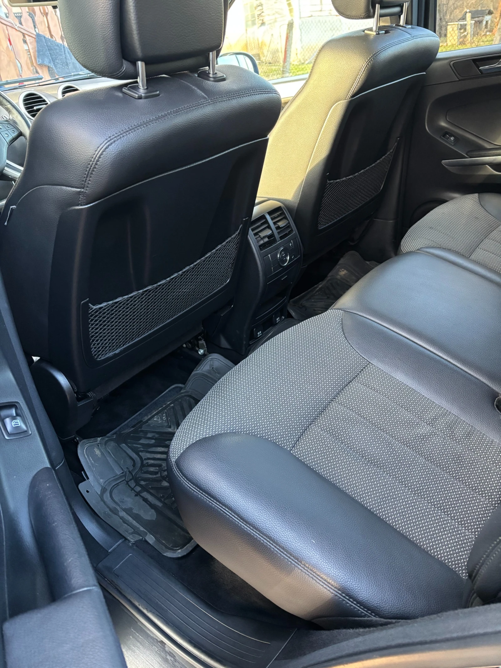 Mercedes-Benz ML 320  ОБСЛУЖЕН - Android Auto CarPlay * Airmatik * TOP , снимка 14 - Автомобили и джипове - 53649432